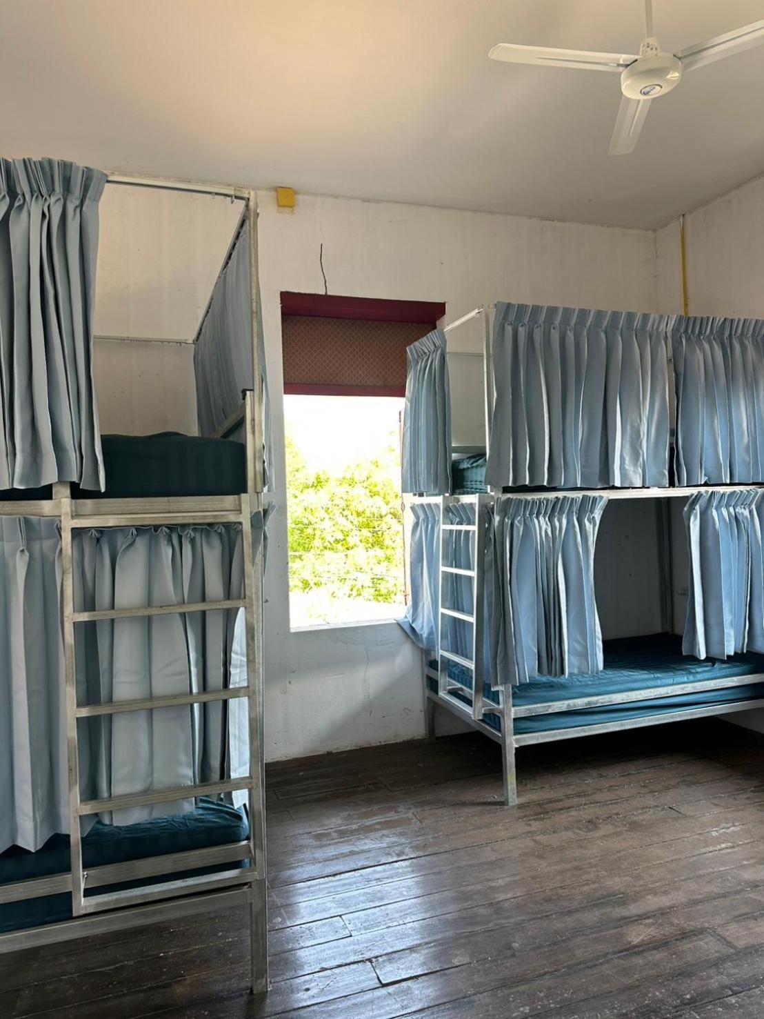 Via Thakhek Hostel & Cafe Extérieur photo