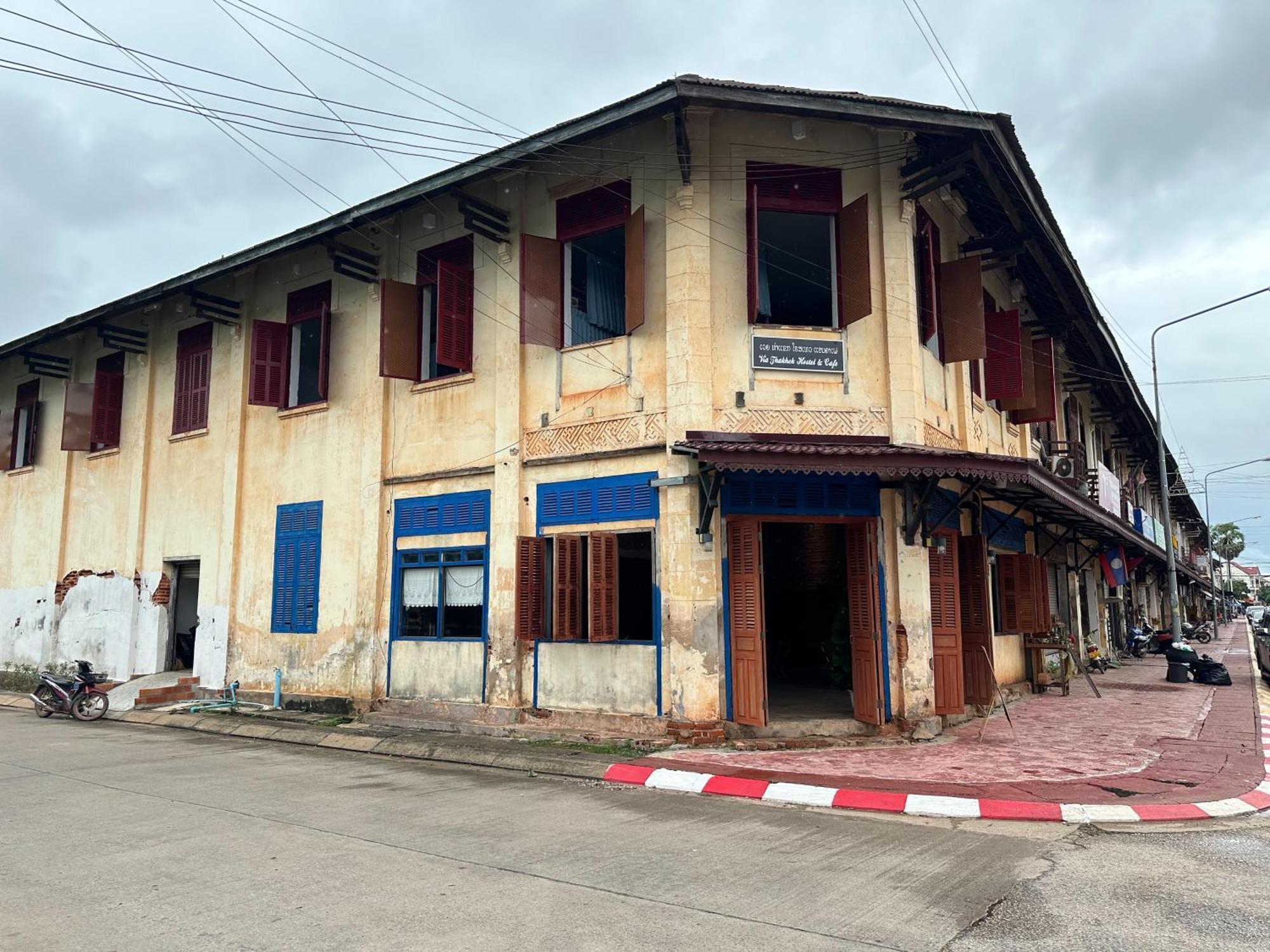 Via Thakhek Hostel & Cafe Extérieur photo